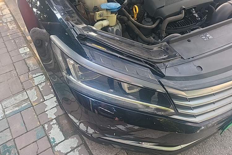 Used Volkswagen Passat 2016 330TSI DSG Prestige Edition Right Front Headlight
