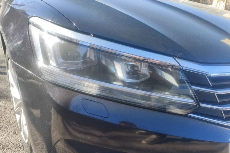 Used Volkswagen Passat 2016 330TSI DSG Prestige Edition Right Front Headlight