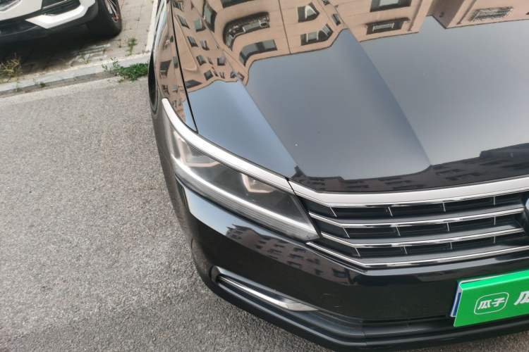 Used Volkswagen Passat 2016 330TSI DSG Luxury Edition Right Front Headlight