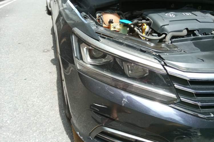 Used Volkswagen Passat 2016 330TSI DSG Luxury Edition Right Front Headlight