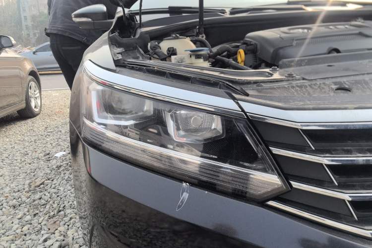Used Volkswagen Passat 2016 330TSI DSG Luxury Edition Right Front Headlight