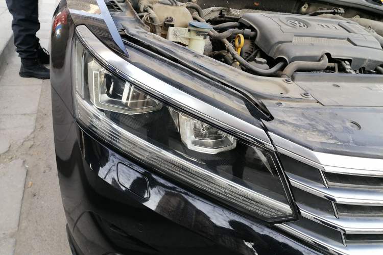 Used Volkswagen Passat 2016 330TSI DSG Prestige Edition Right Front Headlight