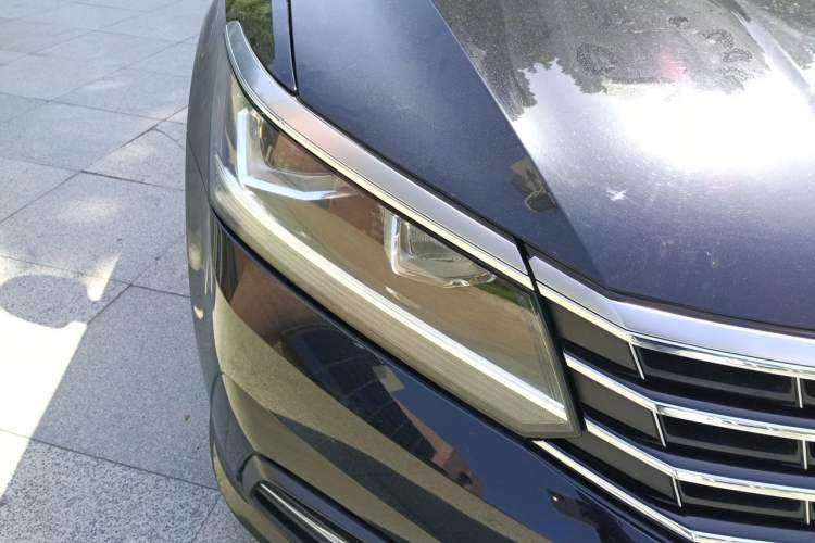 Used Volkswagen Passat 2016 330TSI DSG Luxury Edition Right Front Headlight