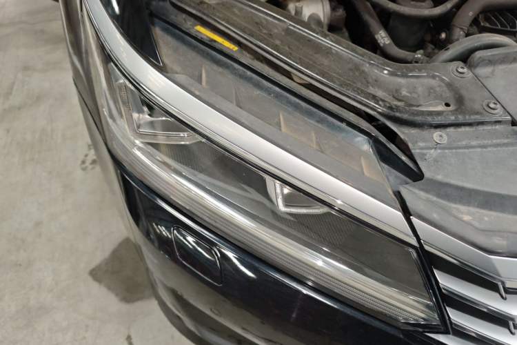 Used Volkswagen Passat 2016 330TSI DSG Prestige Edition Right Front Headlight