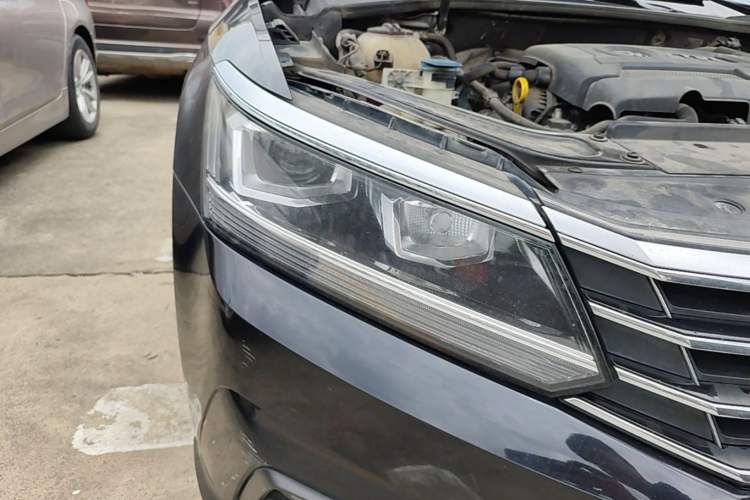 Used Volkswagen Passat 2016 330TSI DSG Luxury Edition Right Front Headlight