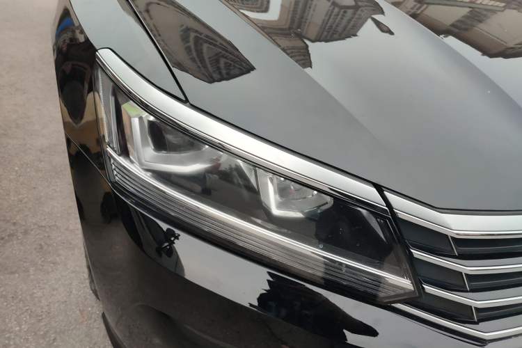 Used Volkswagen Passat 2016 330TSI DSG Luxury Edition Right Front Headlight