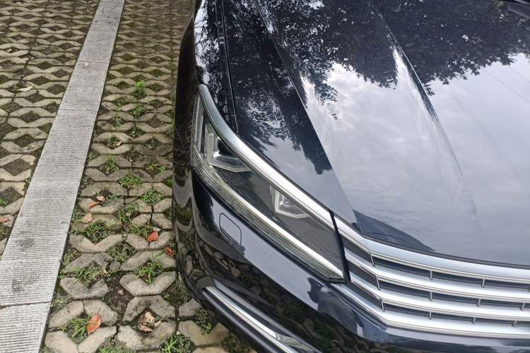 Used Volkswagen Passat 2016 330TSI DSG Prestige Edition Right Front Headlight