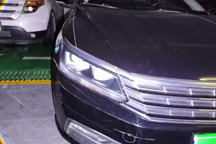 Used Volkswagen Passat 2016 1.8T Government Procurement Version (CEA Engine + 6AT) Right Front Headlight