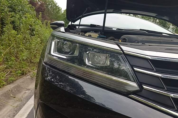Used Volkswagen Passat 2016 330TSI DSG Luxury Edition Right Front Headlight