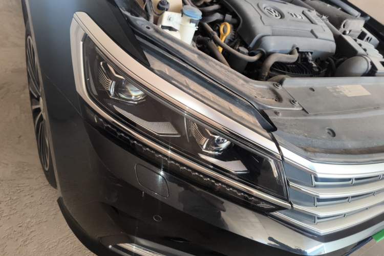 Used Volkswagen Passat 2016 330TSI DSG Prestige Edition Right Front Headlight