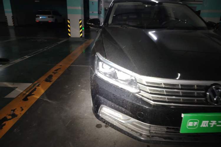 Used Volkswagen Passat 2016 330TSI DSG Luxury Edition Right Front Headlight