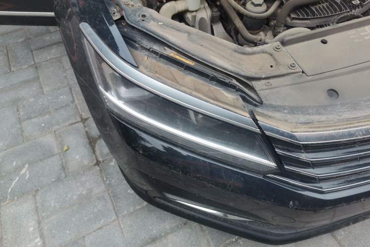 Used Volkswagen Passat 2016 330TSI DSG Luxury Edition Right Front Headlight