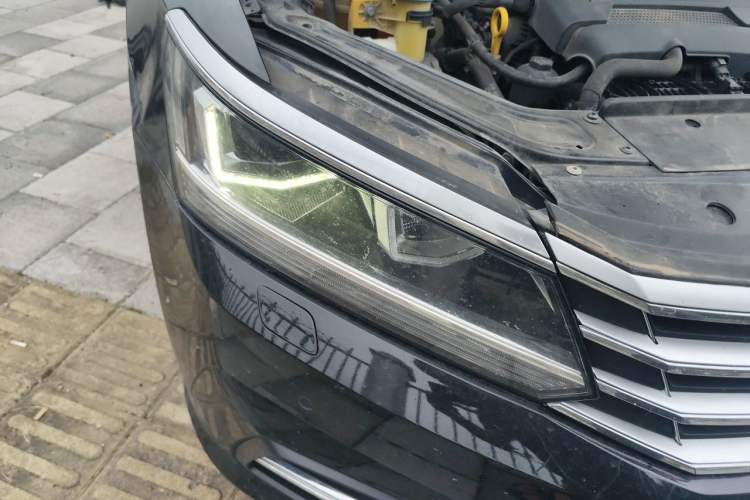 Used Volkswagen Passat 2016 330TSI DSG Prestige Edition Right Front Headlight