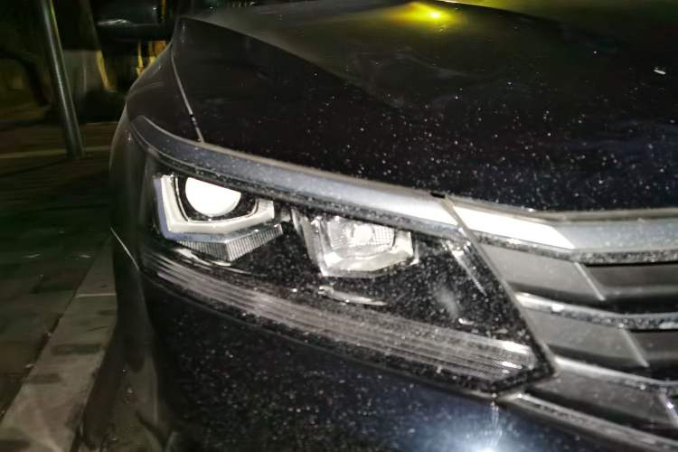 Used Volkswagen Passat 2016 1.8T Government Procurement Version (CEA Engine + 6AT) Right Front Headlight