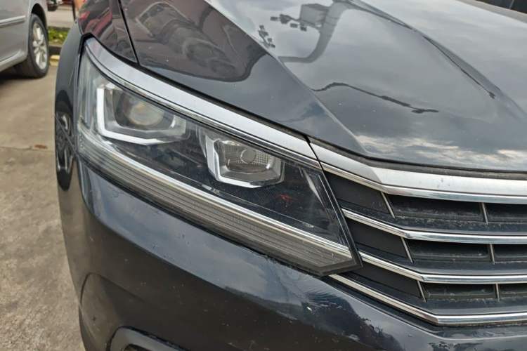 Used Volkswagen Passat 2016 330TSI DSG Luxury Edition Right Front Headlight
