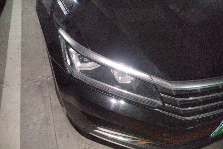 Used Volkswagen Passat 2016 330TSI DSG Luxury Edition Right Front Headlight