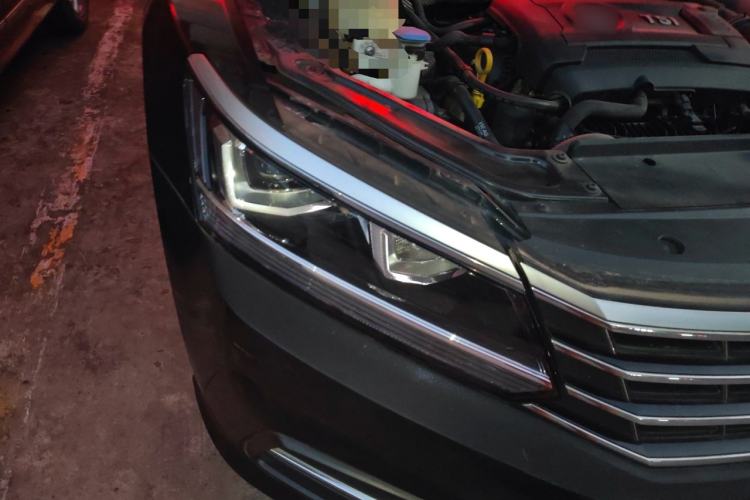 Used Volkswagen Passat 2016 330TSI DSG Luxury Edition Right Front Headlight