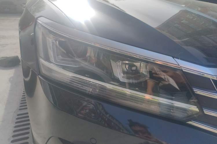 Used Volkswagen Passat 2016 330TSI DSG Prestige Edition Right Front Headlight