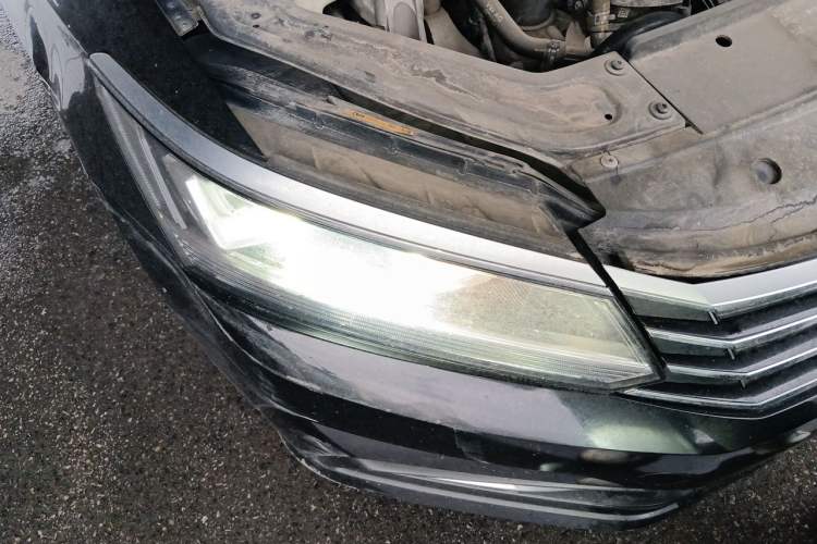 Used Volkswagen Passat 2016 330TSI DSG Luxury Edition Right Front Headlight