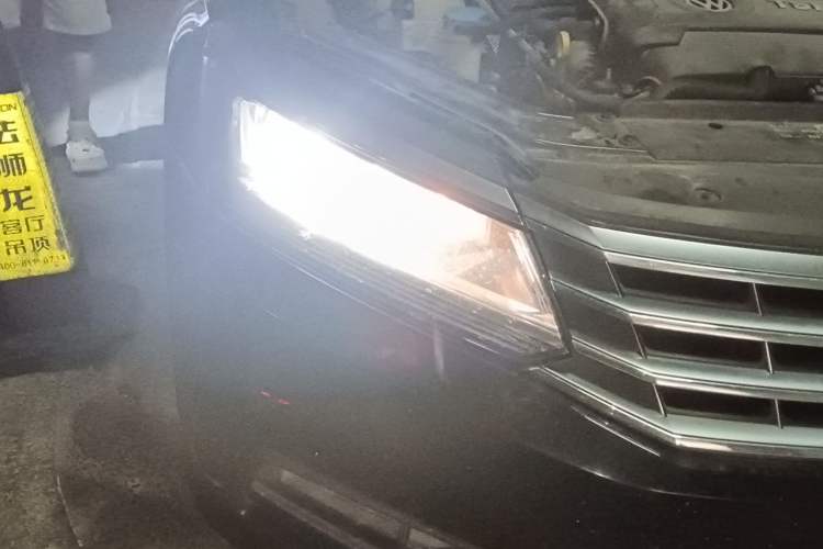 Used Volkswagen Passat 2016 330TSI DSG Luxury Edition Right Front Headlight