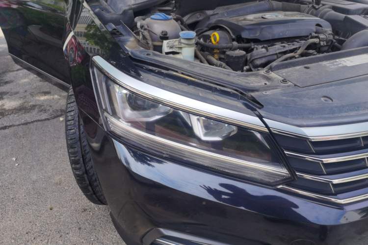 Used Volkswagen Passat 2016 330TSI DSG Luxury Edition Right Front Headlight