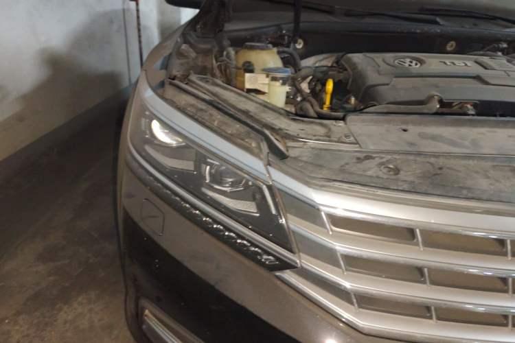 Used Volkswagen Passat 2016 380TSI DSG Ultimate Edition Right Front Headlight