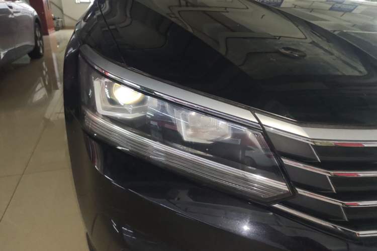 Used Volkswagen Passat 2016 330TSI DSG Luxury Edition Right Front Headlight