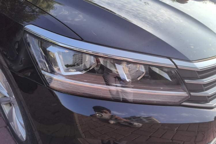 Used Volkswagen Passat 2016 330TSI DSG Luxury Edition Right Front Headlight