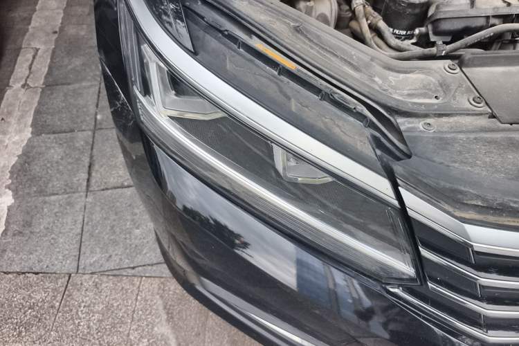 Used Volkswagen Passat 2016 330TSI DSG Luxury Edition Right Front Headlight
