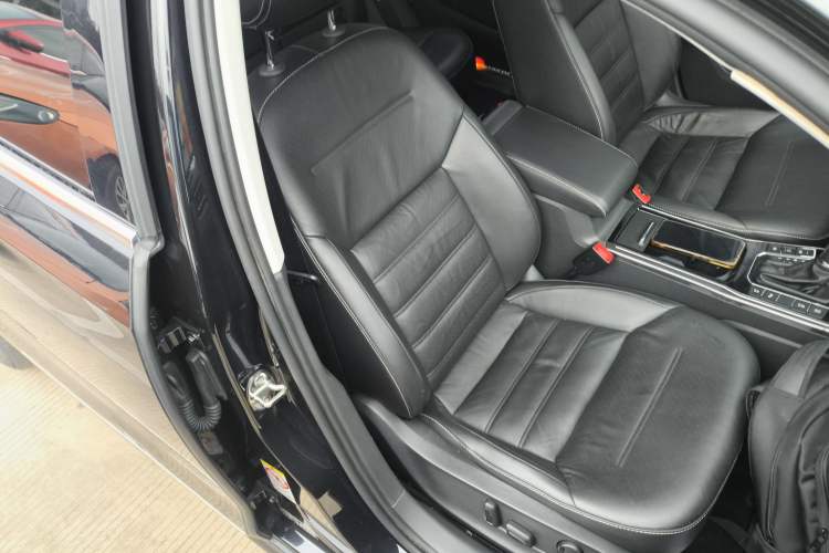 Used Volkswagen Passat 2016 330TSI DSG Prestige Edition Right Front Seat