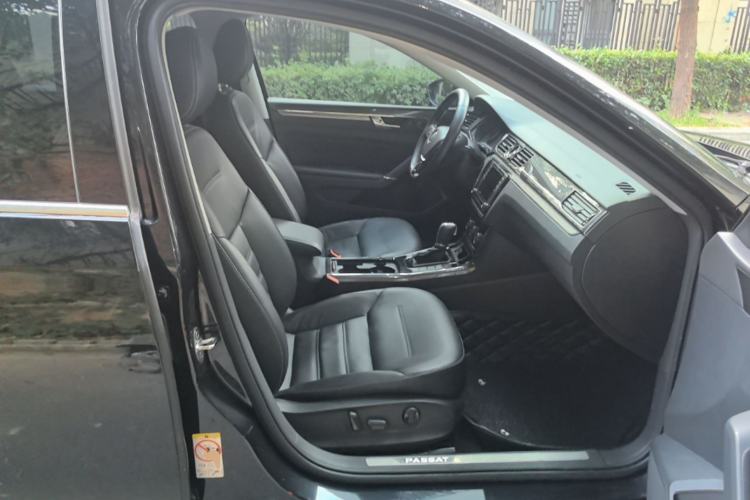 Used Volkswagen Passat 2016 380TSI DSG Prestige Edition Right Front Seat