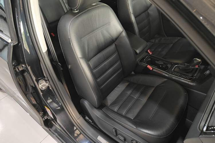 Used Volkswagen Passat 2016 330TSI DSG Prestige Edition Right Front Seat