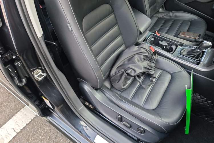 Used Volkswagen Passat 2016 330TSI DSG Luxury Edition Right Front Seat