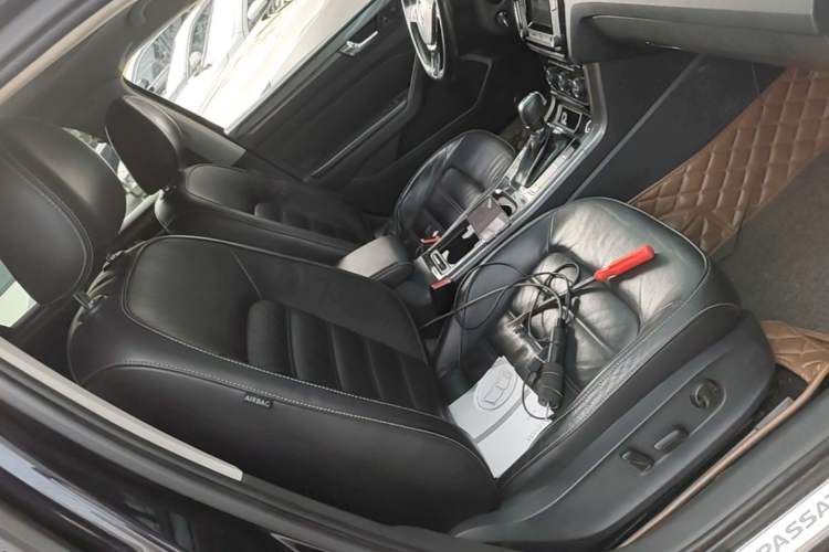 Used Volkswagen Passat 2016 330TSI DSG Luxury Edition Right Front Seat