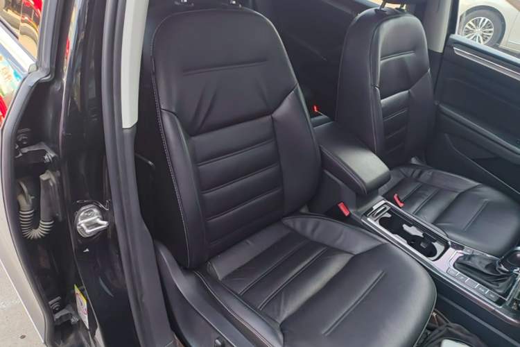 Used Volkswagen Passat 2016 380TSI DSG Prestige Edition Right Front Seat