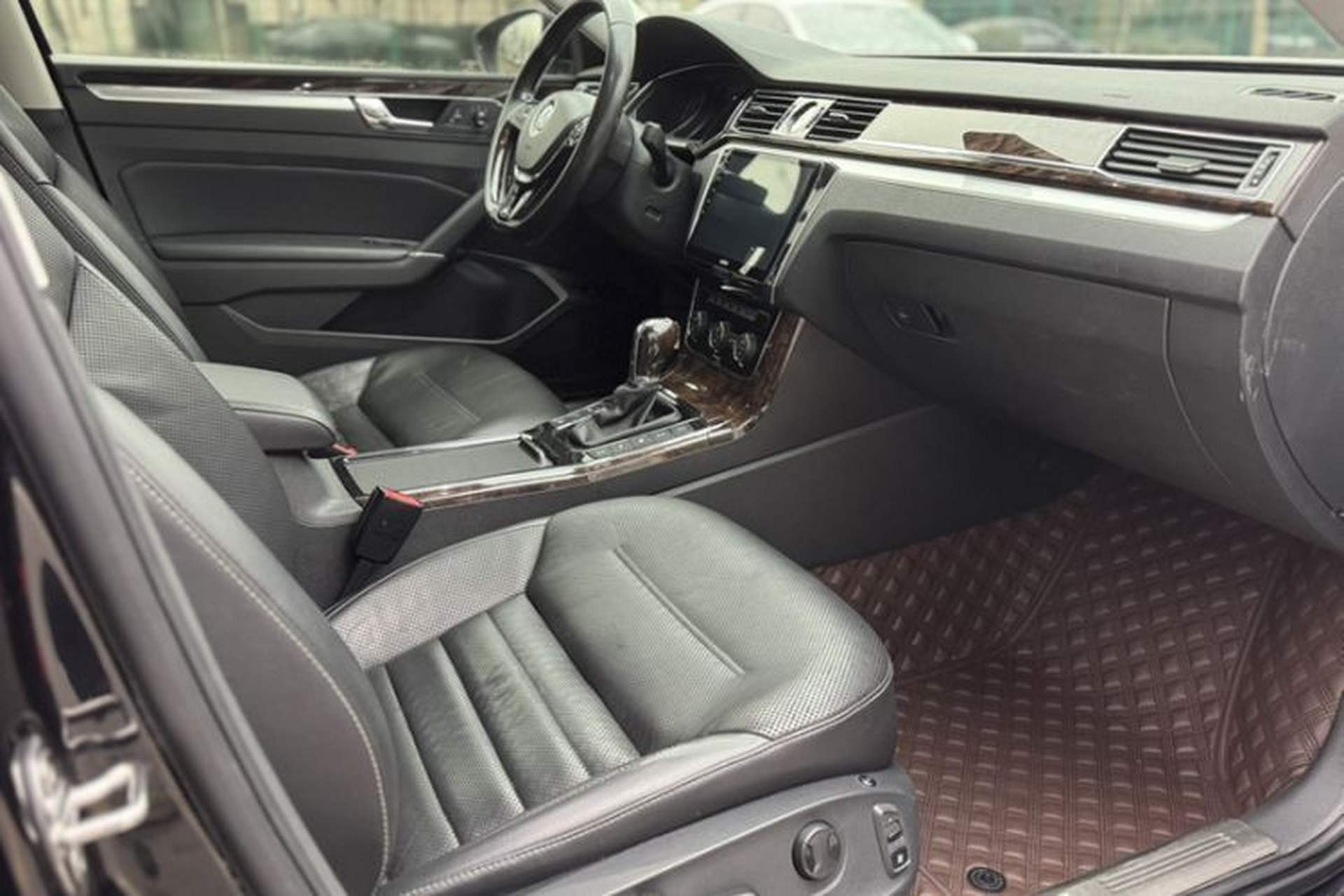 Used Volkswagen Passat 2016 380TSI DSG Ultimate Edition Right Front Seat