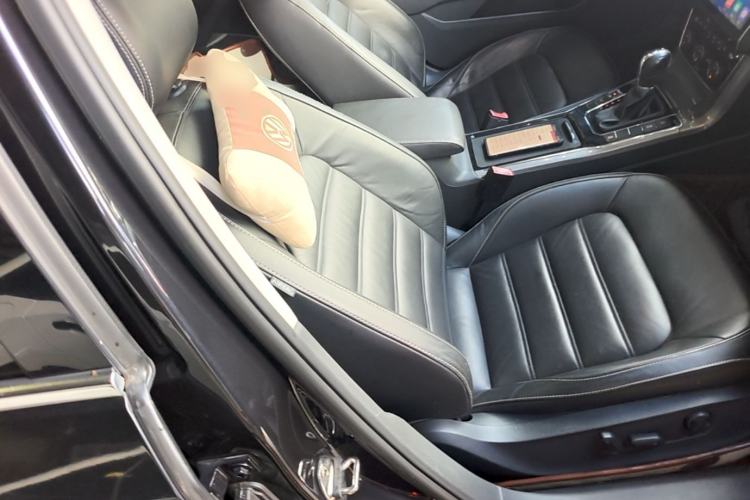 Used Volkswagen Passat 2016 330TSI DSG Luxury Edition Right Front Seat