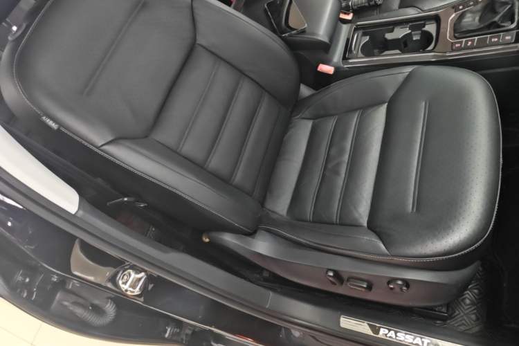 Used Volkswagen Passat 2016 330TSI DSG Prestige Edition Right Front Seat