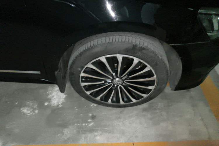 Used Volkswagen Passat 2016 330TSI DSG Prestige Edition Right Front Wheel Hub