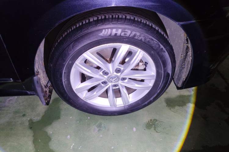 Used Volkswagen Passat 2016 280TSI DSG Prestige Edition Right Front Wheel Hub