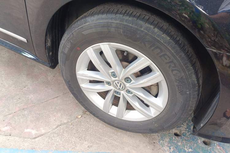Used Volkswagen Passat 2016 330TSI DSG Luxury Edition Right Front Wheel Hub