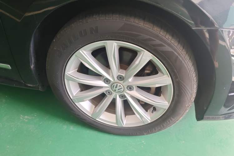 Used Volkswagen Passat 2016 330TSI DSG Prestige Edition Right Front Wheel Hub