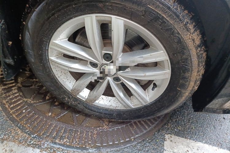Used Volkswagen Passat 2016 330TSI DSG Luxury Edition Right Front Wheel Hub