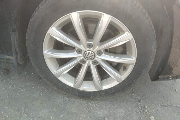 Used Volkswagen Passat 2016 330TSI DSG Prestige Edition Right Front Wheel Hub