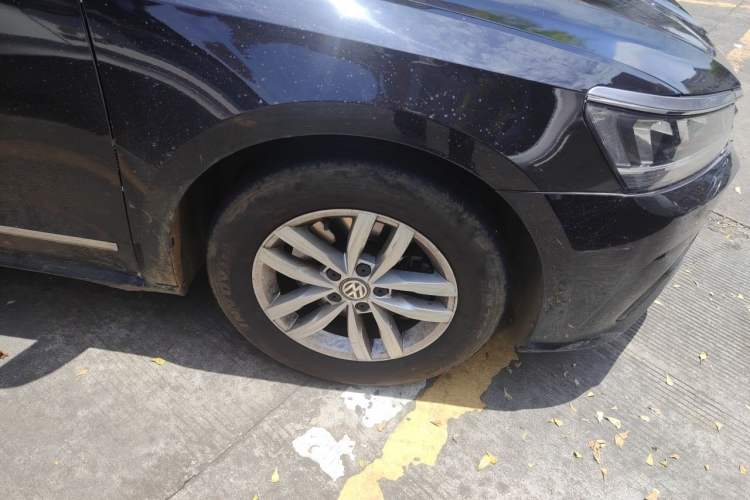 Used Volkswagen Passat 2016 280TSI DSG Prestige Edition Right Front Wheel Hub