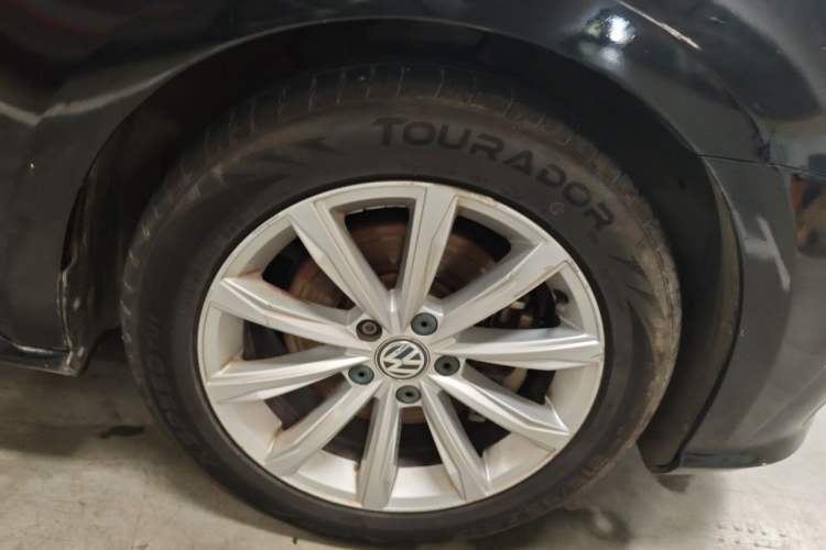 Used Volkswagen Passat 2016 330TSI DSG Prestige Edition Right Front Wheel Hub
