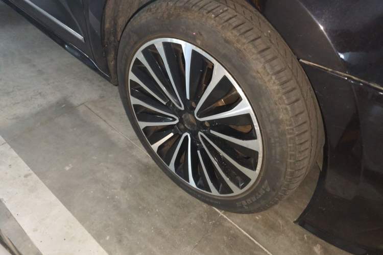 Used Volkswagen Passat 2016 380TSI DSG Prestige Edition Right Front Wheel Hub