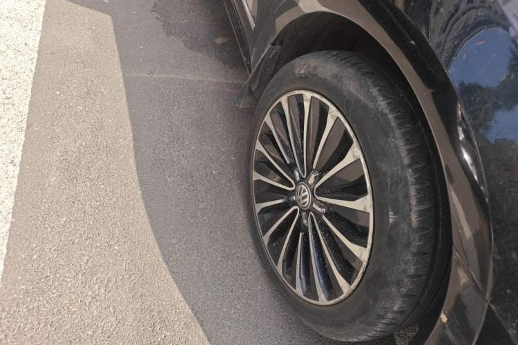 Used Volkswagen Passat 2016 330TSI DSG Prestige Edition Right Front Wheel Hub