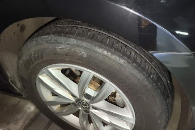 Used Volkswagen Passat 2016 330TSI DSG Luxury Edition Right Front Wheel Hub