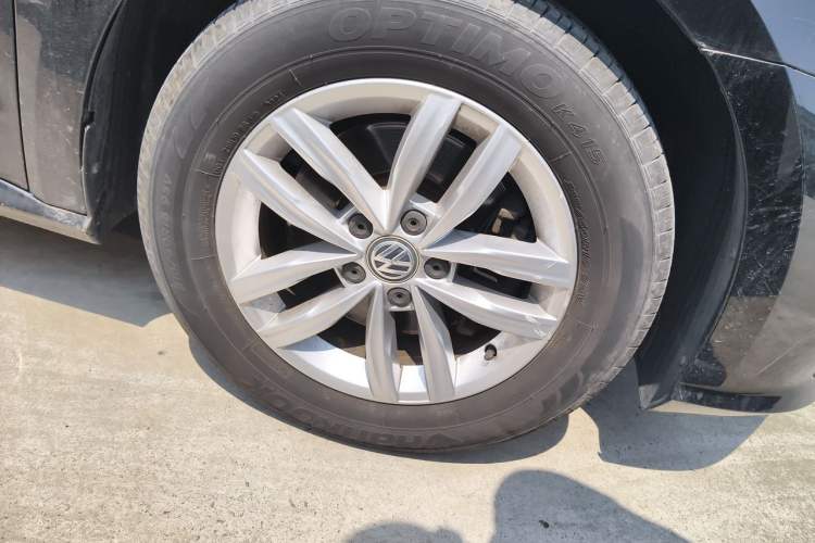 Used Volkswagen Passat 2016 280TSI DSG Prestige Edition Right Front Wheel Hub